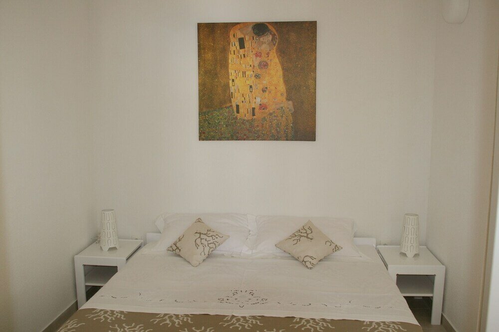 Фото Robert - 5m From the sea - A1