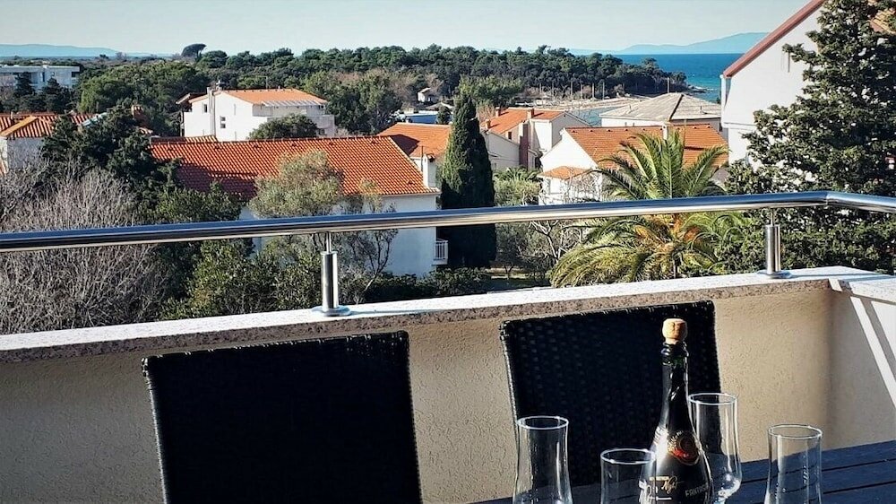 Фото Lily apartment