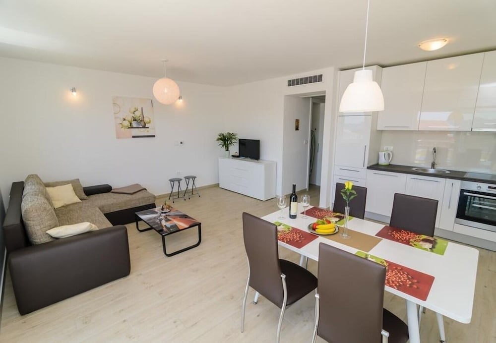 Фото Mali Princ - Modern and Comfortable - A3