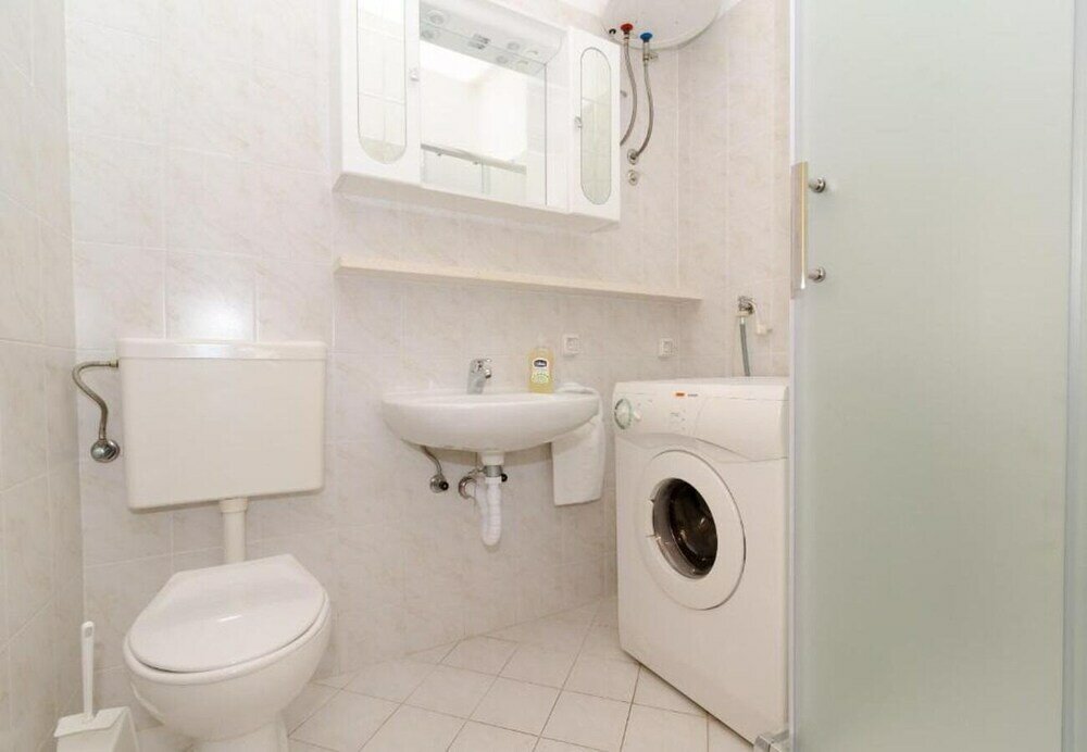 Фото Pero - Free Parking - A2