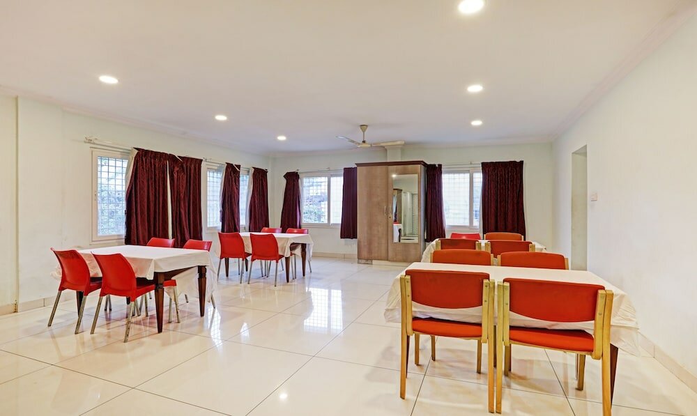 Фото Treebo White Wings