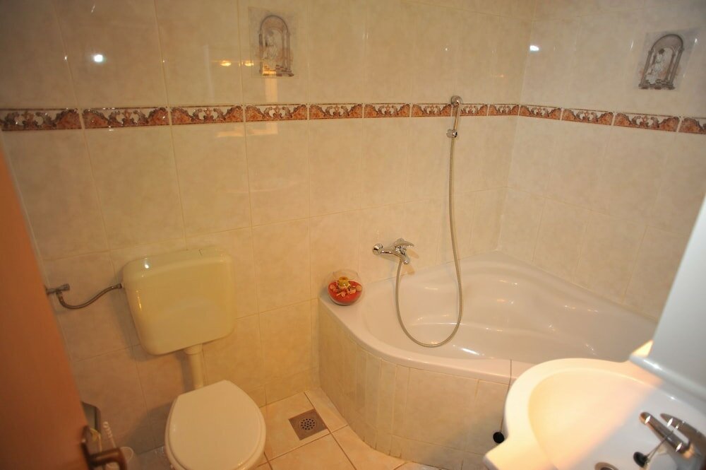 Фото Suzi - 10 m From sea - A1-meri 1