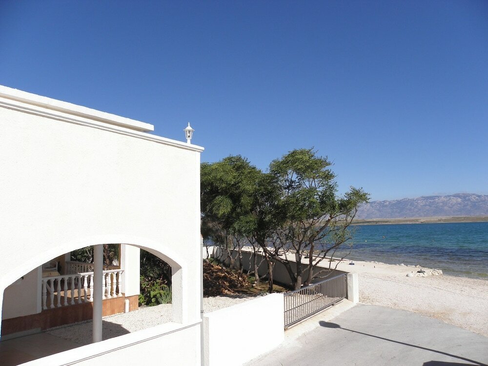 Фото Stjepan- 10 m From Beach - A2 Prizemlje Lijevo