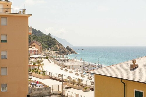 Апартаменты Deiva Marina Sea View Flat with Garage