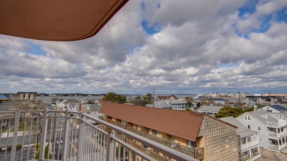 Фото The Americana Hotel