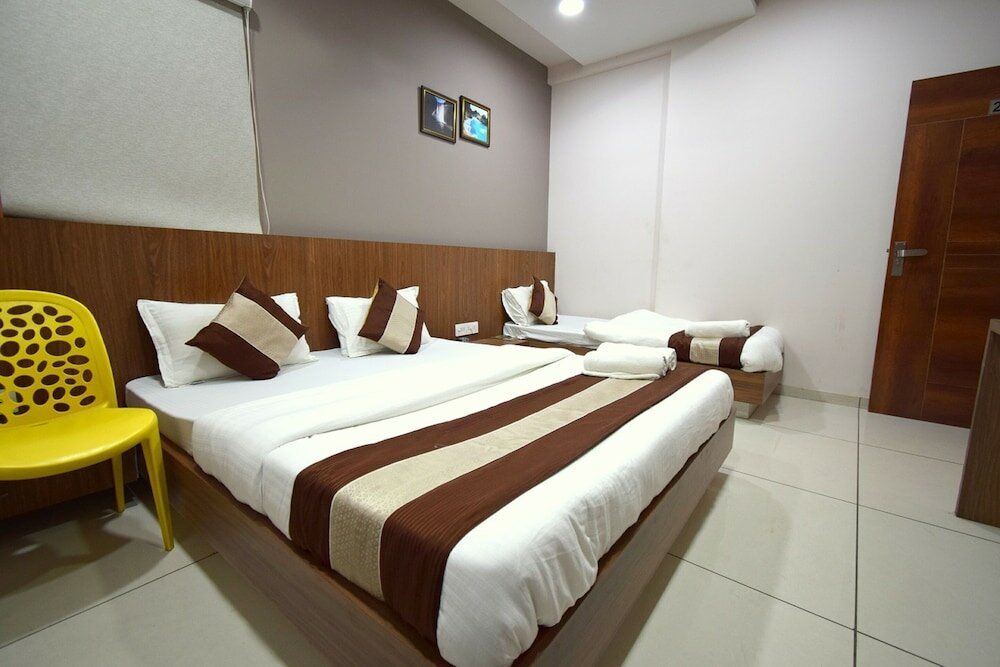 Фото Отель Embassy