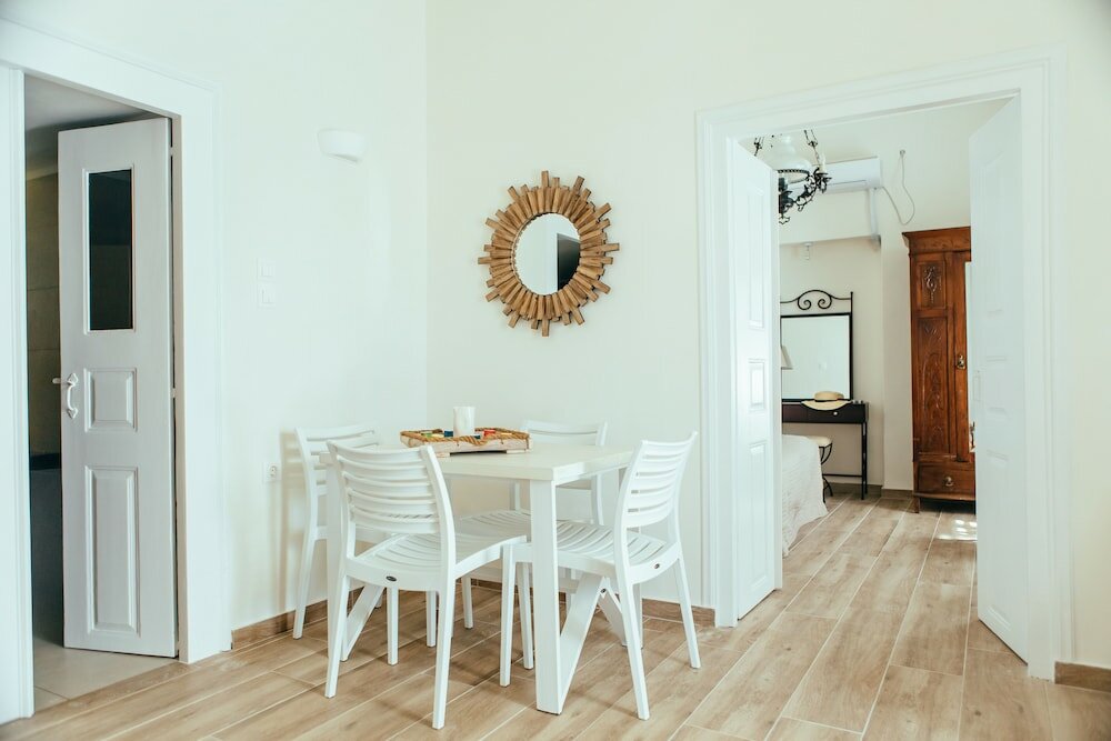 Фото Day One Fira Mansion