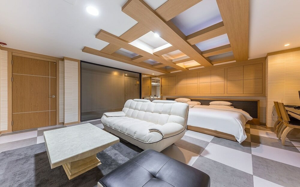 Фото Suwon Orsay Hotel