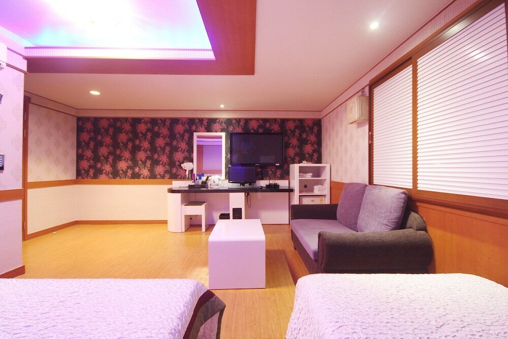 Фото Geojedo Okpo Gallery