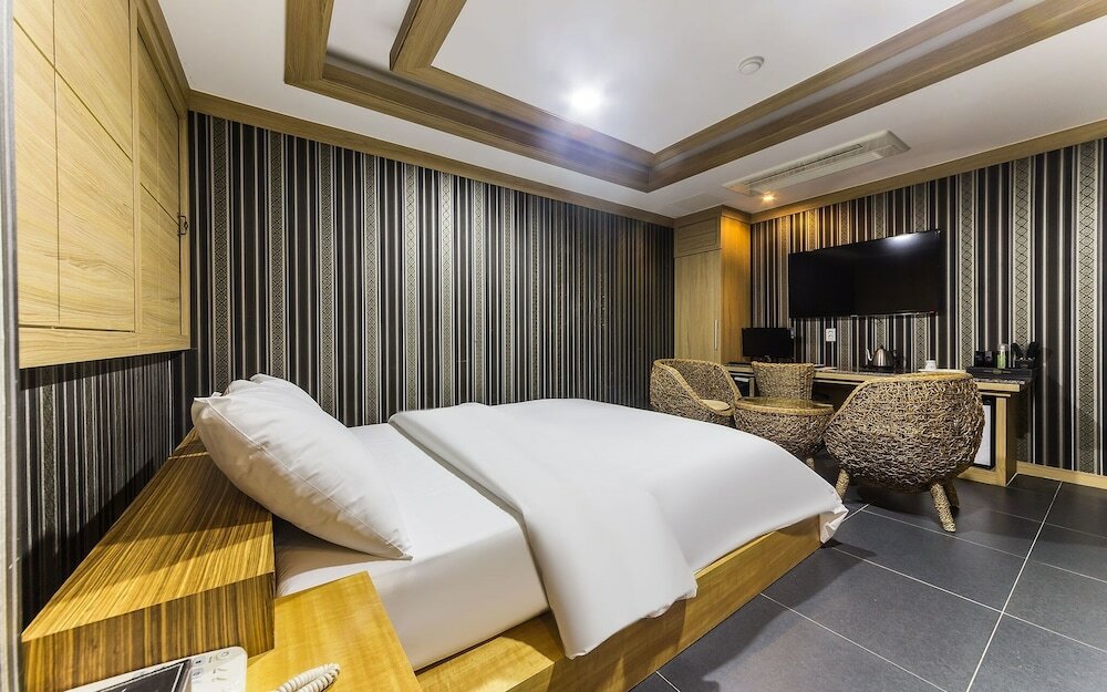 Фото Suwon Orsay Hotel