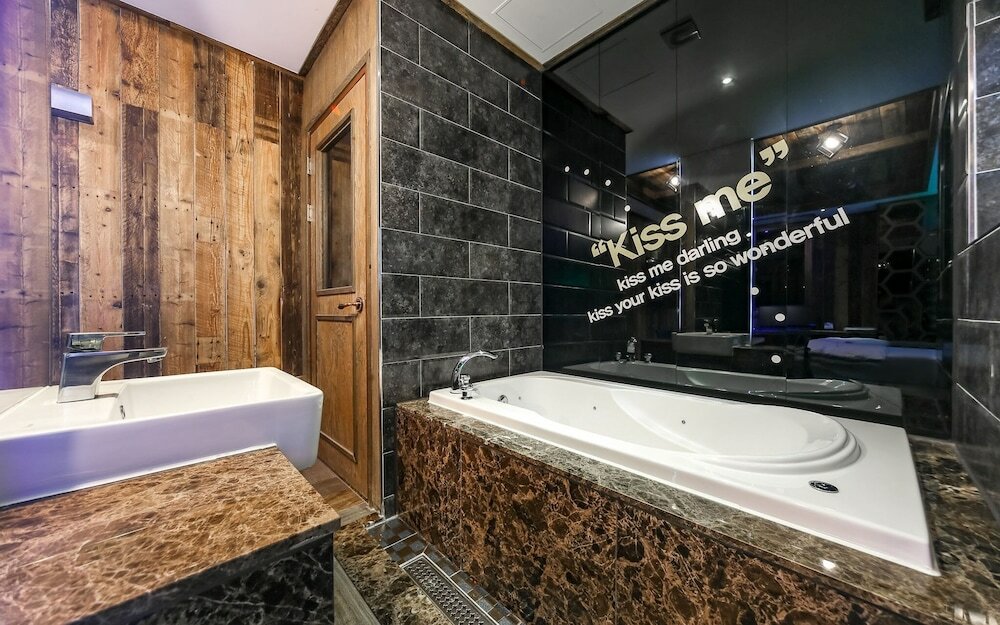 Фото Daegu Dongseongno B and B