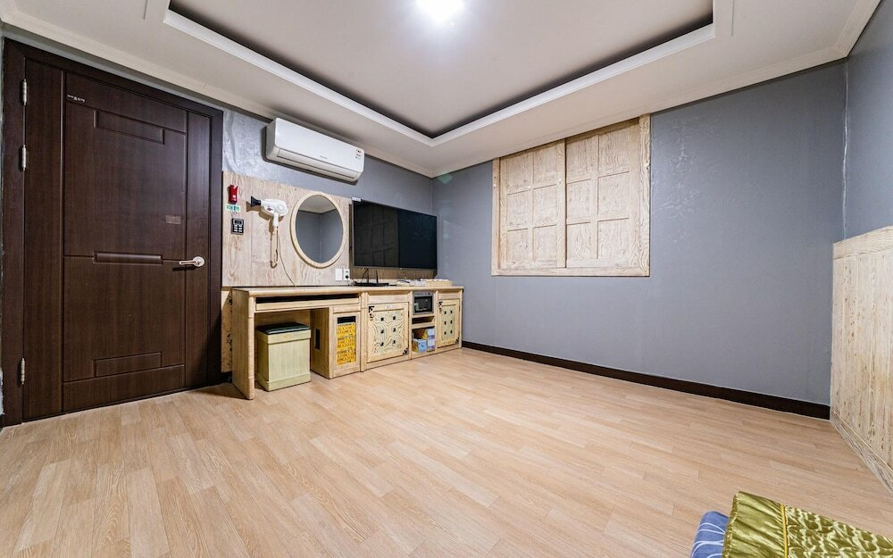 Фото Daejeon Yongjeon High Class