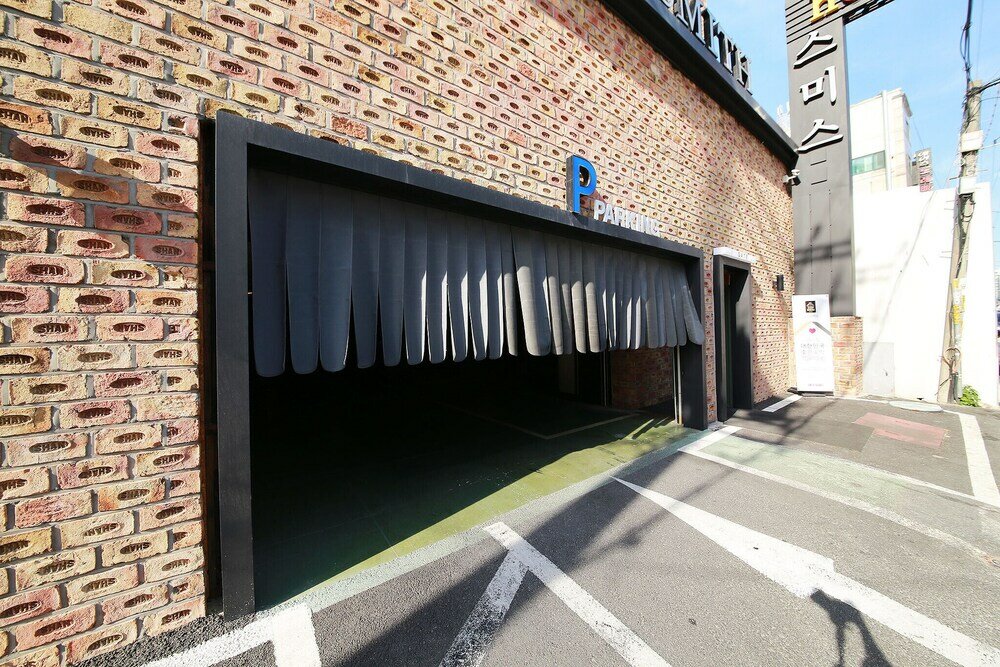 Фото Suwon City Hall Stn Soseol Smith Hotel