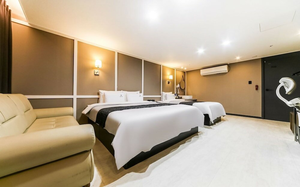 Фото Changwon Boutique Hotel Gung