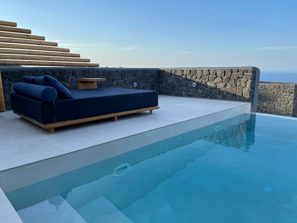 Фото Brilliance Suites - Adults Only