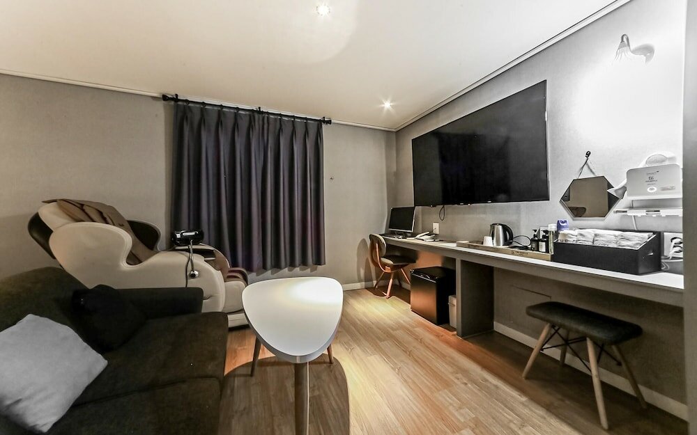 Фото Gimhae Eobangdong The Gentle Hotel