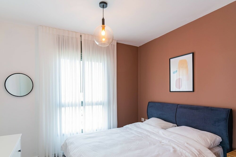 Фото Bright Sunny Holiday Home with Sea Views