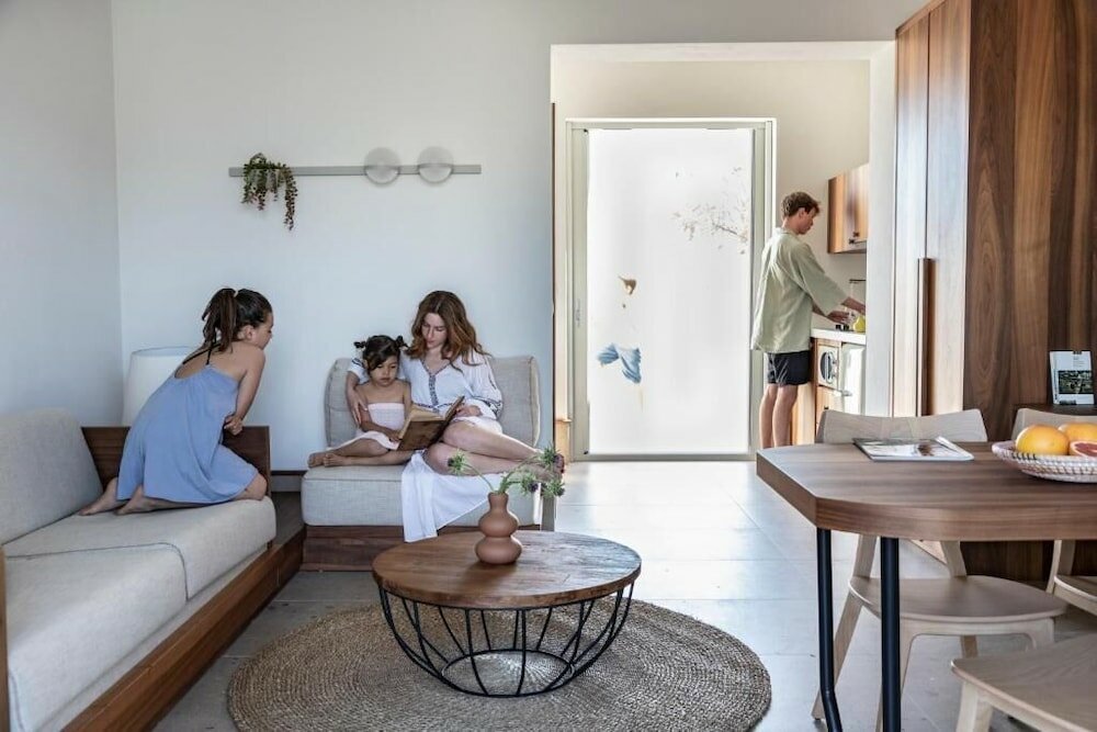 Фото Alero Seaside Skyros Resort