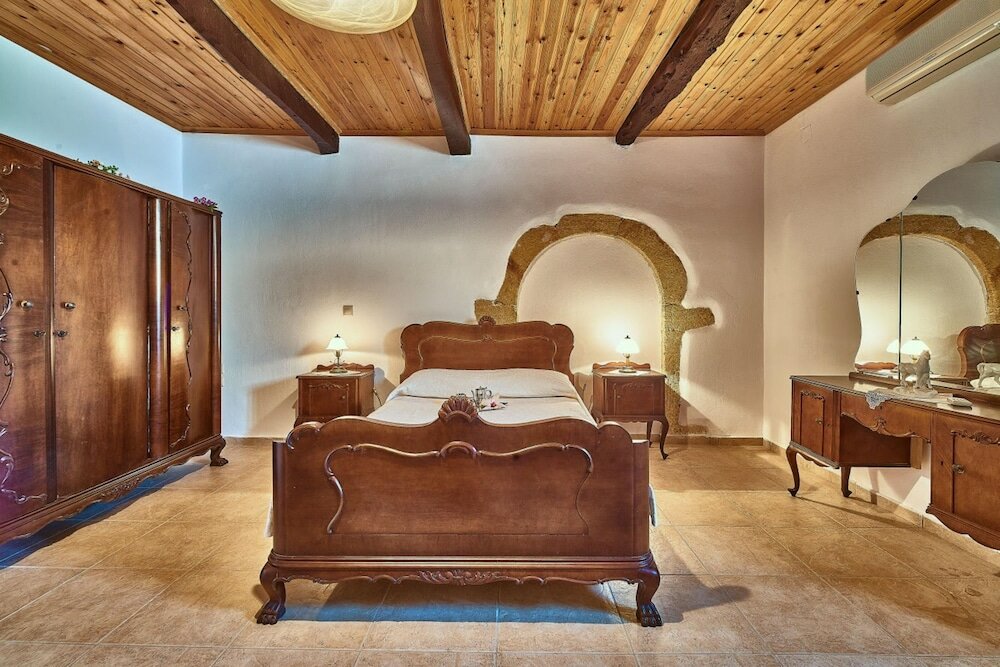 Фото Achilleas Apartments