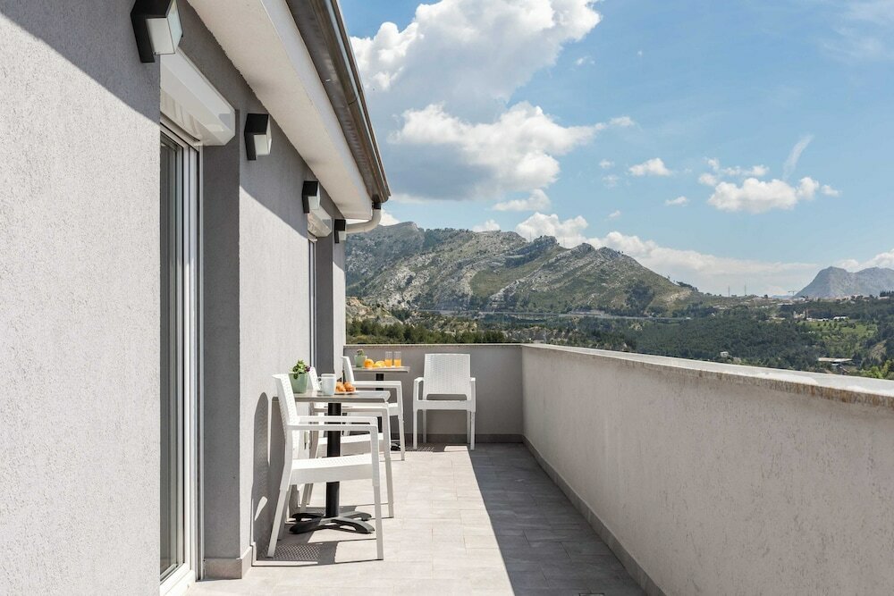 Фото Apartments Villa Salona Sky