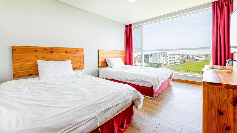 Фото Jeju Dodubong