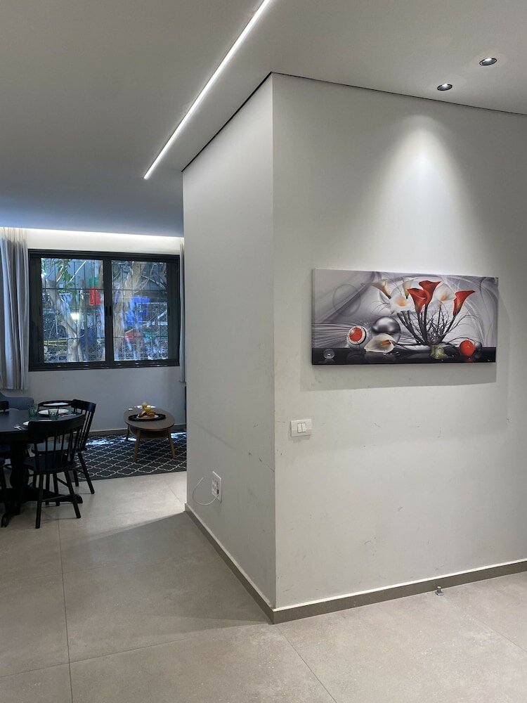 Фото Cozy Apartment in the Heart of Tel Aviv
