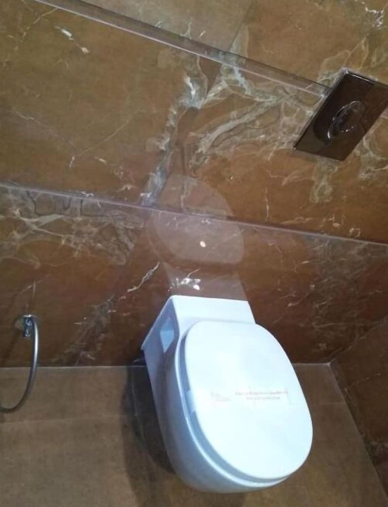 Фото Adb Rooms Hotel Surabhi International