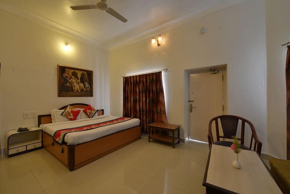 Фото Hotel Karnavati