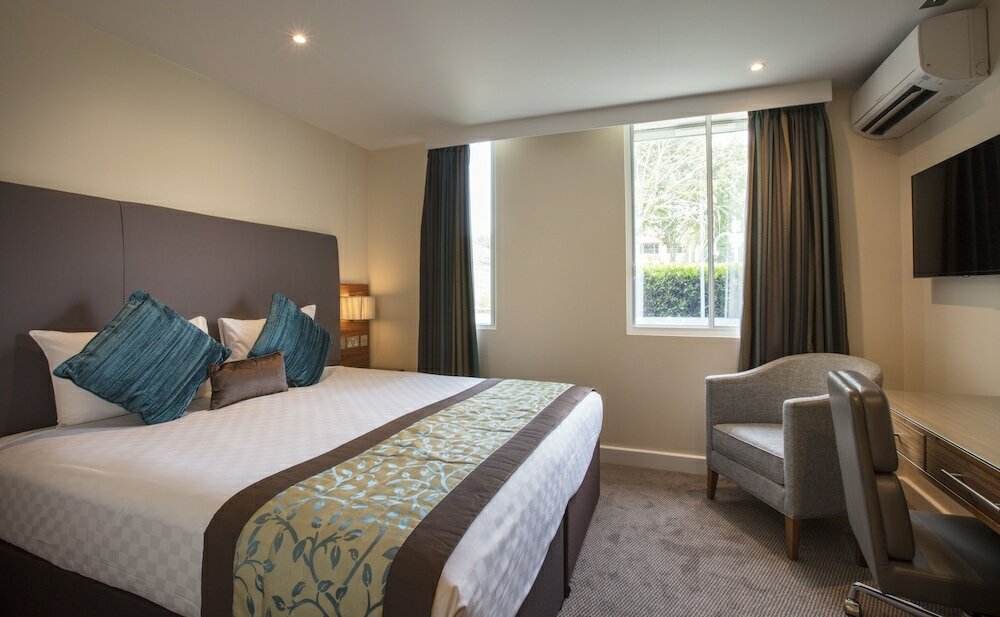 Фото Thistle London Heathrow T5