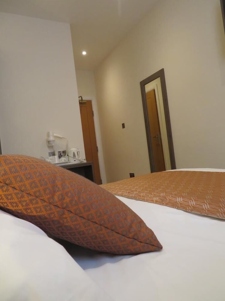 Фото Glendale Hyde Park Hotel