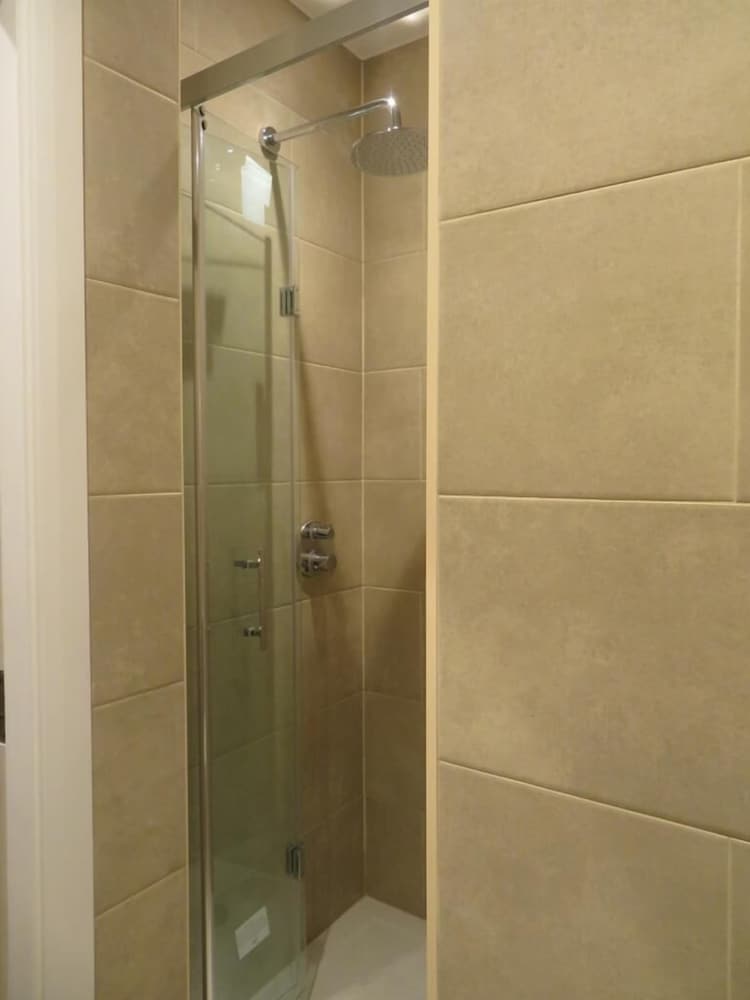 Фото Glendale Hyde Park Hotel