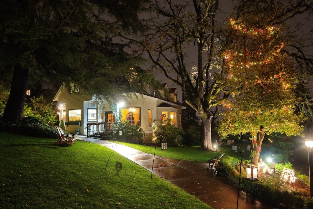 Фото Campbell House Inn