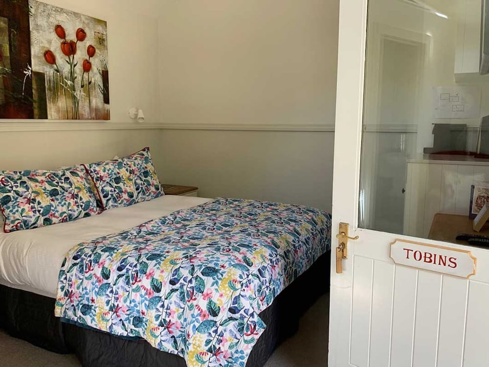 Фото Arrowtown Lodge