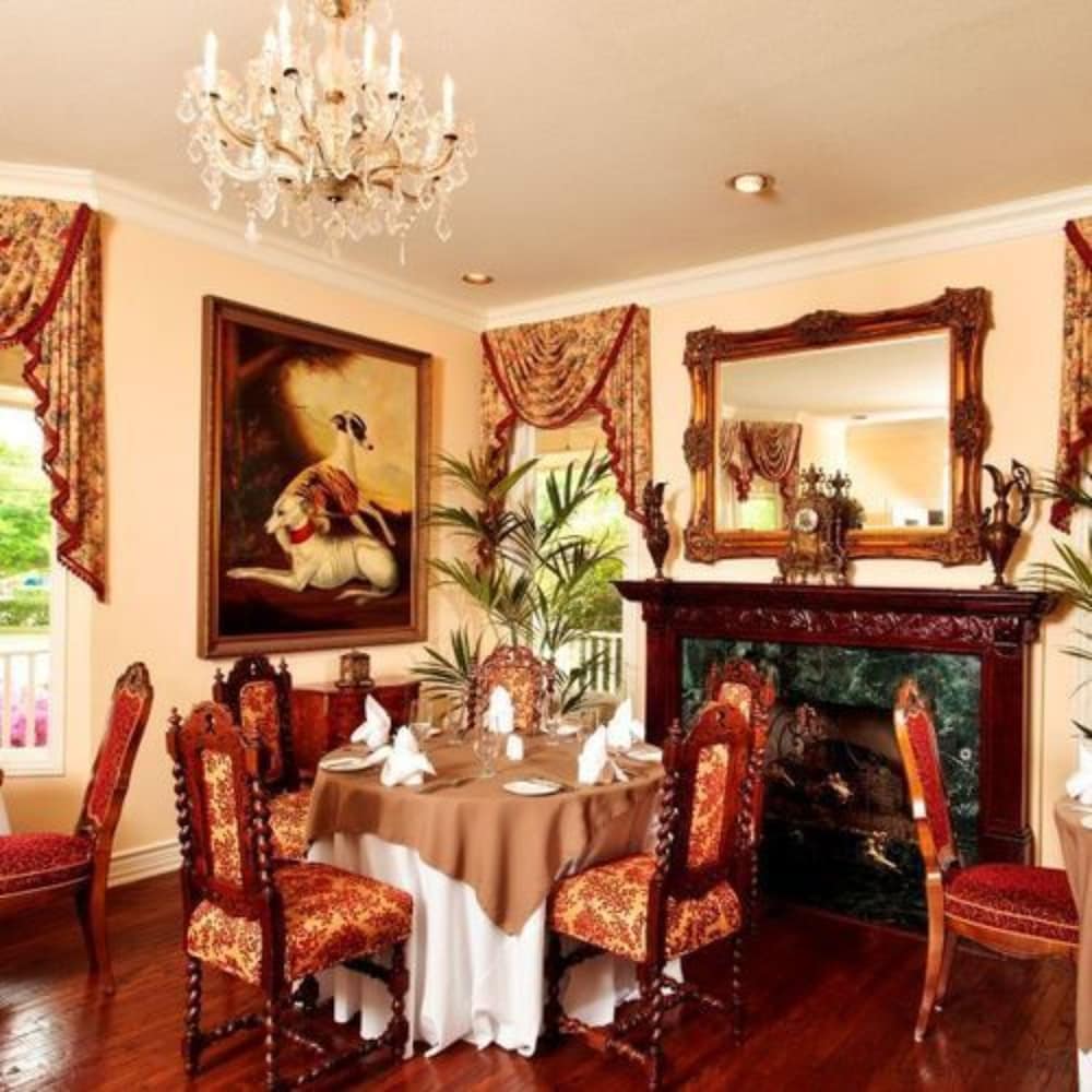 Фото The Sanford House Inn & SPA