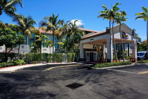 Гостиница Sleep Inn & Suites Fort Lauderdale Airport в Дания Бич