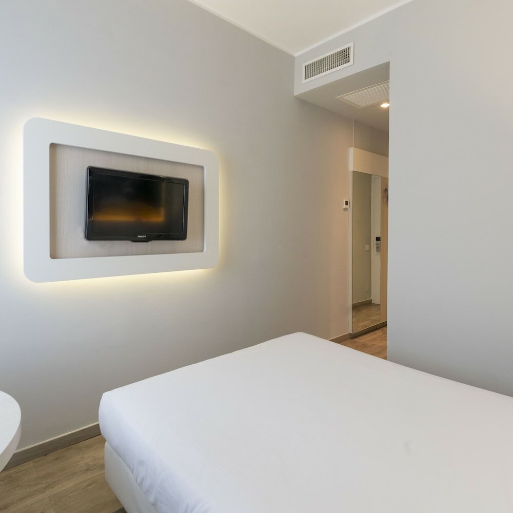 Фото Kleos Hotel Milano