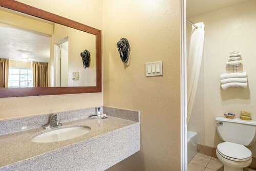 Гостиница Americas Best Value Inn & Suites Flagstaff во Флагстаффе