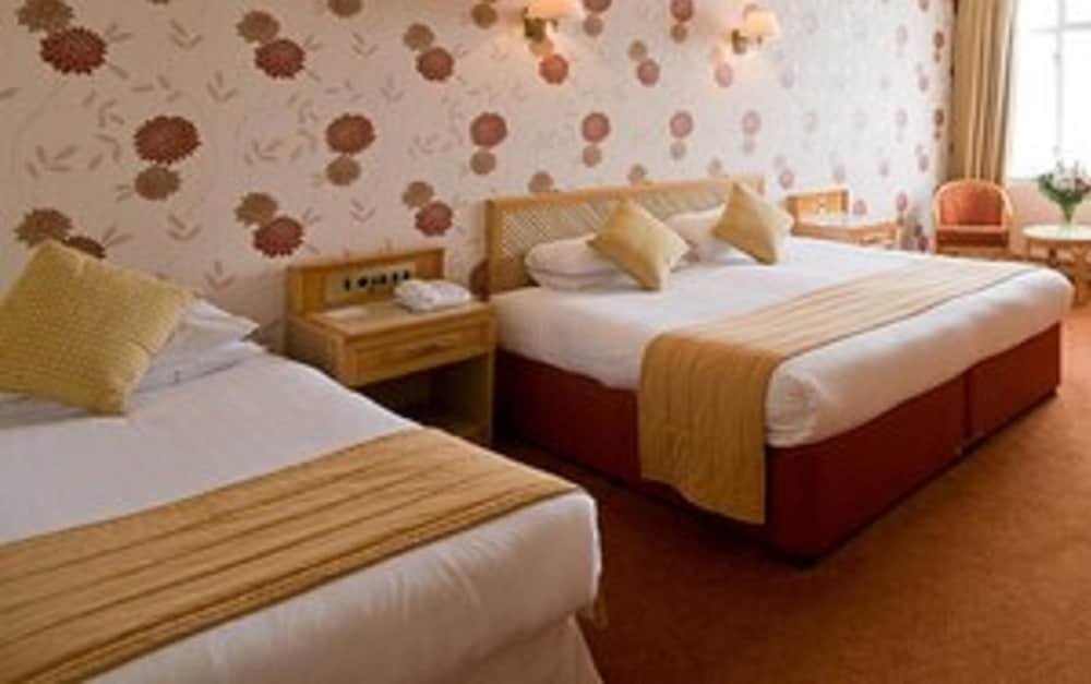 Фото The Royal Beach Hotel