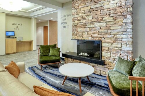Внешний вид отеля Fairfield Inn & Suites by Marriott Woodbridge в Вудбридже Тауншипе, фото 2