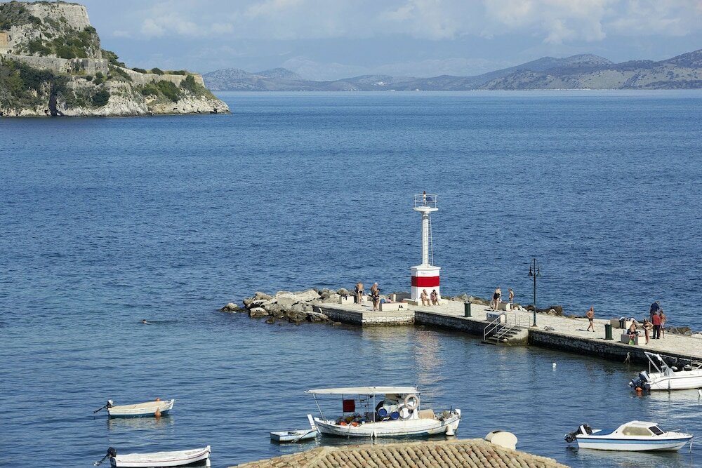 Фото Mon-Repo Suites