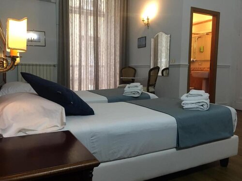 Гостиница Napolit'amo Hotel Principe в Неаполе