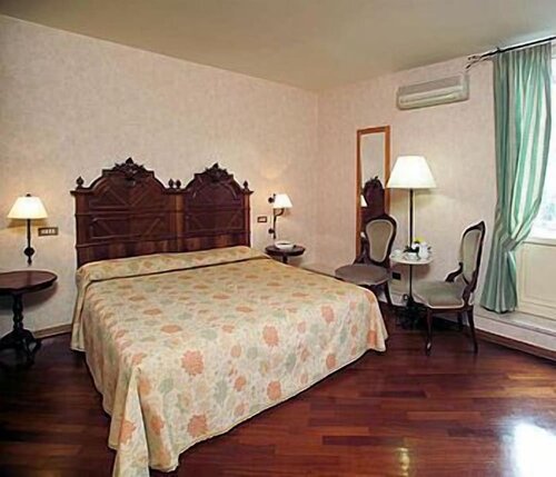 Гостиница Hotel Fortuna в Перудже