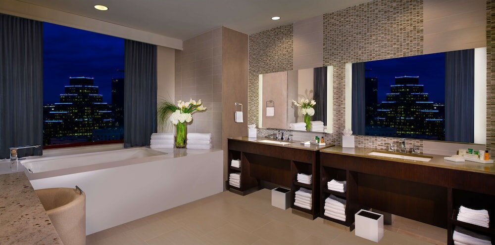 Фото Hilton Austin