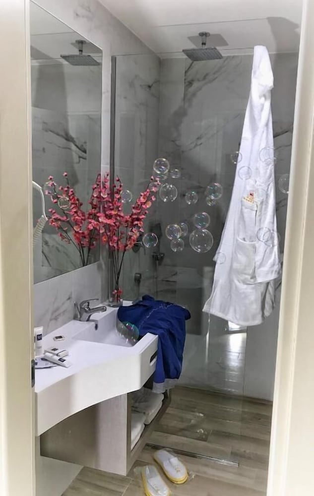 Фото IH Hotels Milano Bocconi