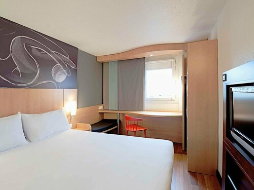 Гостиница Ibis Laval Le Relais d'Armor в Лавале