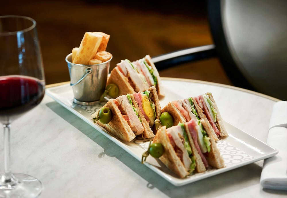 Фото The Waldorf Hilton, London