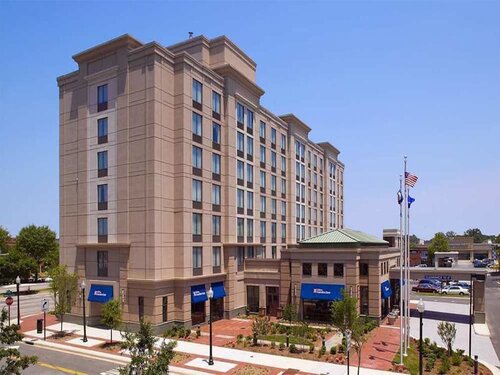 Гостиница Hilton Garden Inn Virginia Beach Town Center