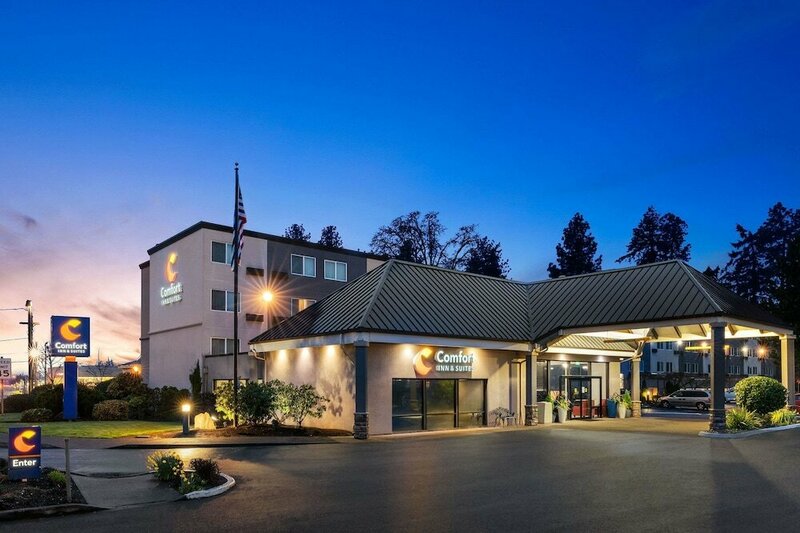 Гостиница Comfort Inn & Suites Beaverton - Portland West в Бивертоне
