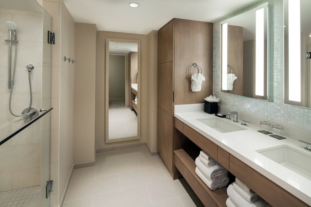 Фото Sheraton Waikiki Beach Resort