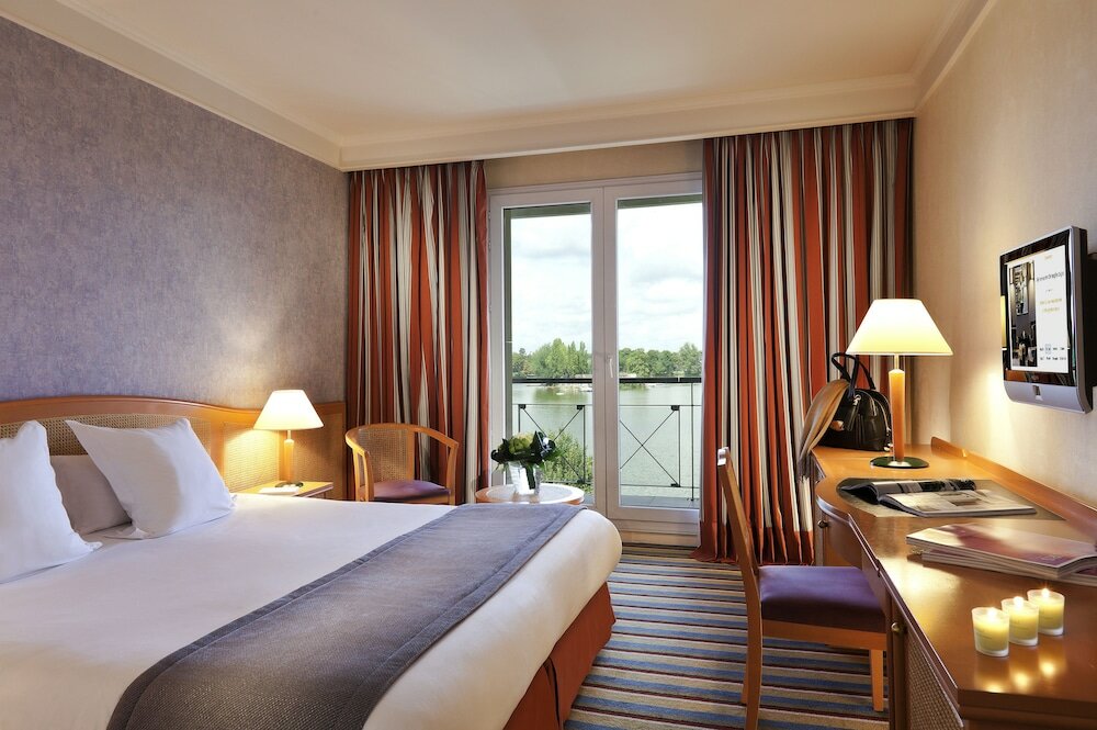 Фото Hôtel Barrière l'Hôtel du Lac